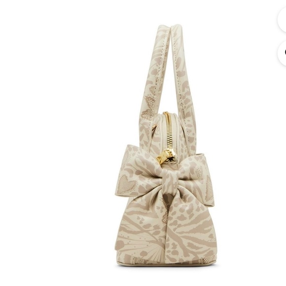 Betsey Johnson Cream Satchel with Gold Heart Charm - Picture 2 of 4